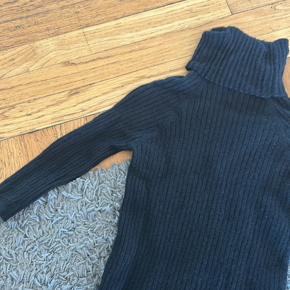 Vince Black 100% Cashmere Turtle Neck Size XS - Picture 2 of 6